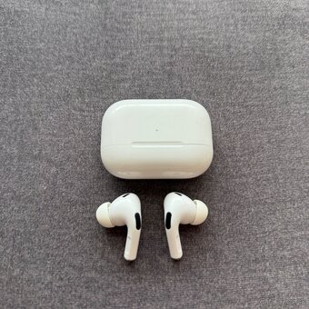 Apple AirPods Pro 2 - 3