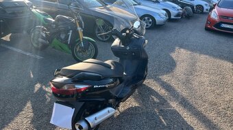Suzuki Burgman UH 200 - 3