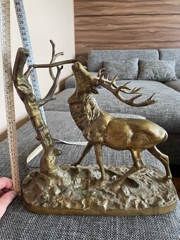 soška jeleňa socha jeleňa poľovnícky motív poľovnícka izba - 3