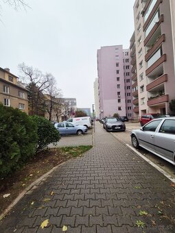 BEZ PROVÍZIE- 3 izb.byt pri OC Centrál a zimného štadióna O. - 3