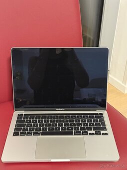 Apple MacBook Pro 13” (2020) – i7 / 32 GB RAM - 3