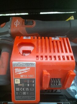 MILWAUKEE M18 FUEL 125 mm uhlová - 3