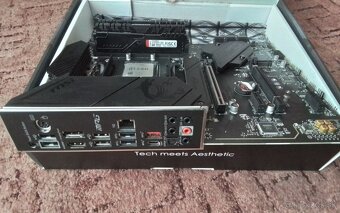 AMD Ryzen 7 5700X+MSI MPG B550 GAMING PLUS+32GB RAM - 3