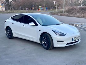 Tesla model 3 - 3