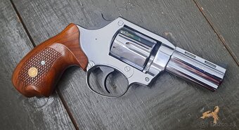 REVOLVER HOLEK model 830 - 3