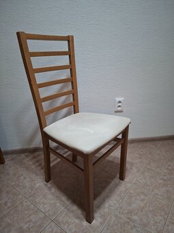 Stôl a stoličky - 3