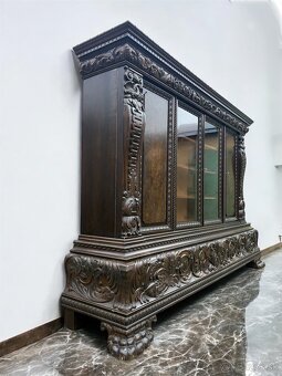 Masívna bohato rezbovaná historická vitrína, S280xV190xH60 - 3