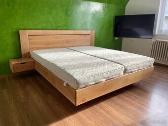 Dubová posteľ s úložným priestorom a stolíkmi - 3