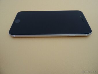 iPhone SE 2020 64GB WHITE - ZÁRUKA 1 ROK - VELMI DOBRÝ STAV - 3