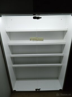 presklená vitrína do predajne obchodu vystavenie tovaru - 3