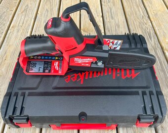 Milwaukee M12 Fuel reťazová píla - 3