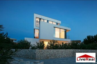 5izb LUXUSNÁ VILA, SUKOŠAN, 15m od mora, bazén, suterén, par - 3