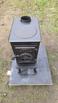 Liatinové kachle Jotul F 602 N čierný lak - 3