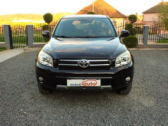 TOYOTA RAV4 2.2 D-4D 100kW- 4x4-UZAVIERKA-DIGIKLIMA-NOVA STK - 3