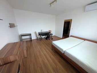 1-izb. byt na vrchnom podlaží s pekným výhlľadom, Jungmannov - 3