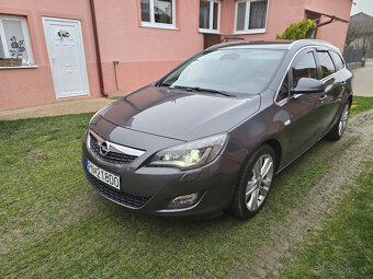 Opel Astra SPORTS Tourer 1.7 - 3