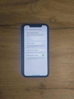 iphone xr 64 GB čierny – batéria 100 %
- 3
