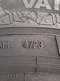 Nové zimné 225/65r16C - 3