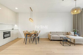 EXKLUZÍVNY 2i byt, PRÍSTAVNA,LOGGIA ,CHLADENIE,PARKING,Plyná - 3