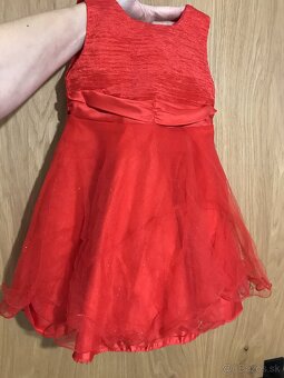 Jasnocervene saty s bohatou suknou, v. 92 - 3