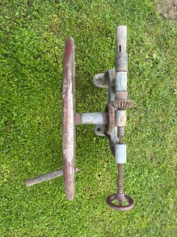 Ručná stojanova vŕtačka - 3