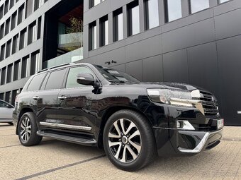 TOYOTA LAND CRUISER 200 - 3