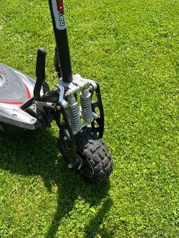 Elektrická kolobežka Nitro Scooter XE1200 Plus - 3