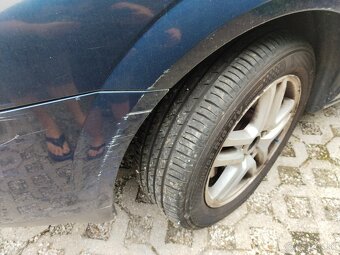 Ford Mondeo Sedan - 3