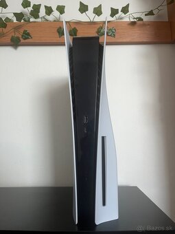 PS5 + 4 Hry - 3