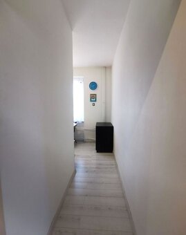 Na prenájom 2-izbový byt s balkónom a klimatizáciou na Záhra - 3
