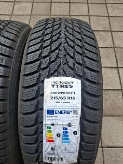 nove zimne 215/65 R16 NOKIAN - 3