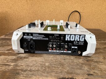 Dvoukanálový DJ mixážní pult Korg KM 202 - 3