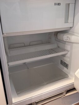 Predám vstavanú chladničku,používanú - 3