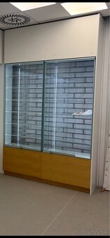 Sklenená vitrína - 3