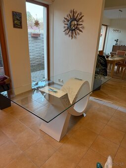 Dizajnový jedálenský stôl - 3