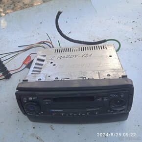 Predám tieto auto rádia kus za 12€A hodinky - 3