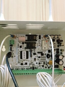 ELDES ESIM 384 alarm ustredna - 3