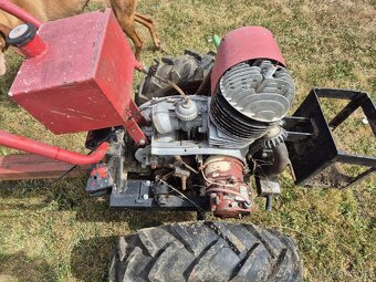 Malotraktor z vlečkou - 3