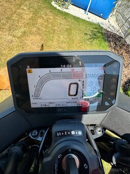 Honda CB750 Hornet 7/24 - 3