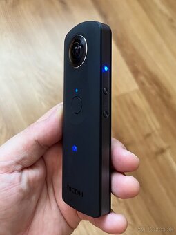 Ricoh Theta S 360 ° kamera a fotoaparát - 3