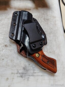 Revolver Taurus model 85 - 3