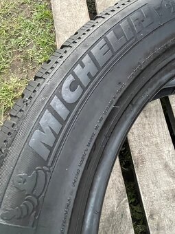 Michelin 235/50 R17 zimné - 3