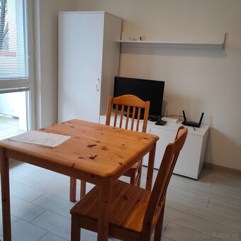 Prenájom 1-izbový byt, Žilina, Hliny VII - 3