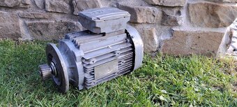 Predam prirubove motory 2,2kw - 3