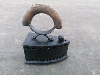 Predám starožitná žehlička - 3