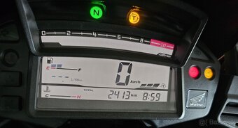 Honda VFR1200 X 2020 Manuál 2413 km - 3