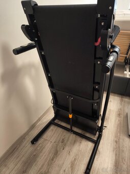 Predám bežecký pás do 130 kg, skladateľný, málo používaný . - 3