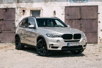 BMW X5 xDrive50i A/T - 3
