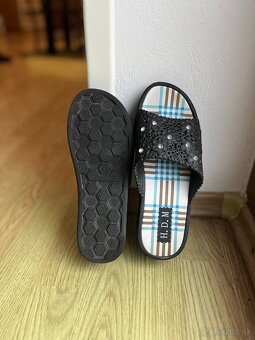 čierne dámske lodičky(4€) a čierne šľapky(4€) - 3