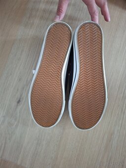 Tramky čierne úplne nové č.41 - 3